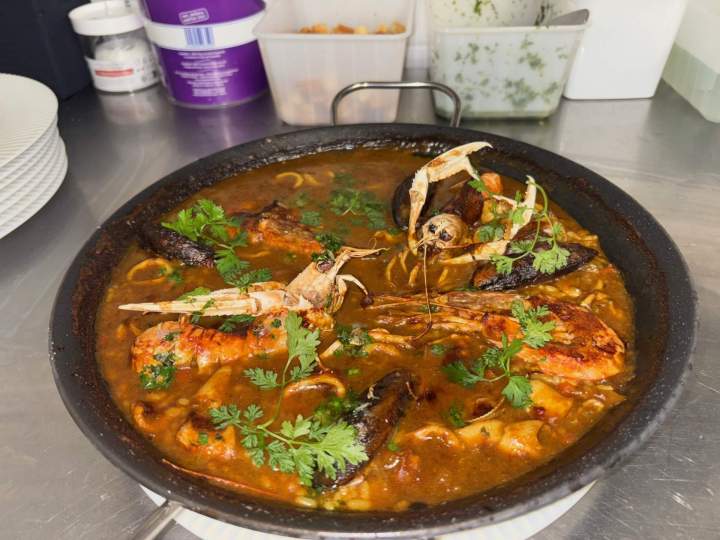 Dégustez nos plateaux de fruits de mer frais et généreux.